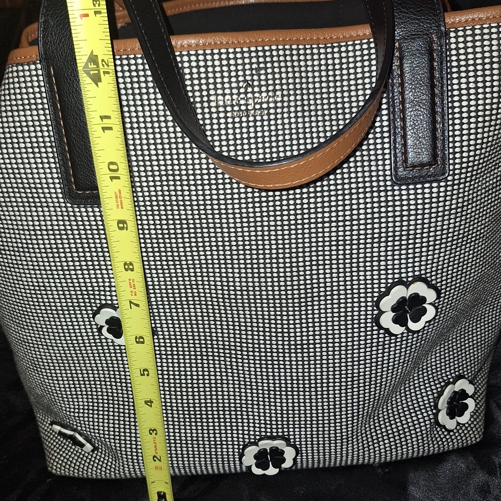kate spade Black and White Floral Appliqué Tote - Picture 7 of 16